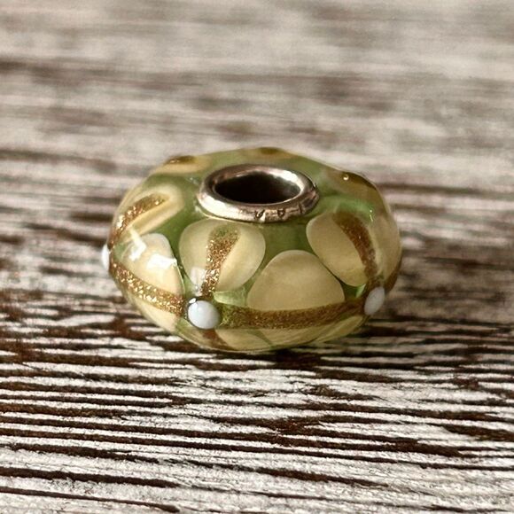 TROLLBEADS Pastel Yellow, Green & Gold Glitter Stained Glass LAA 925S NEW! - Picture 3 of 6